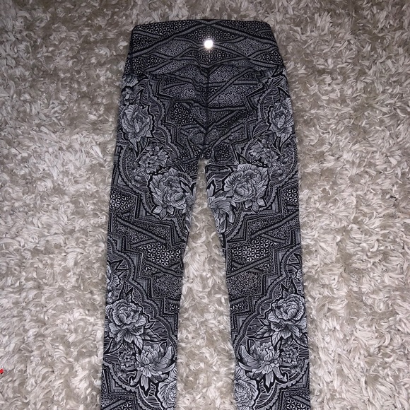 Lululemon Floral Leggings - Picture 3 of 3